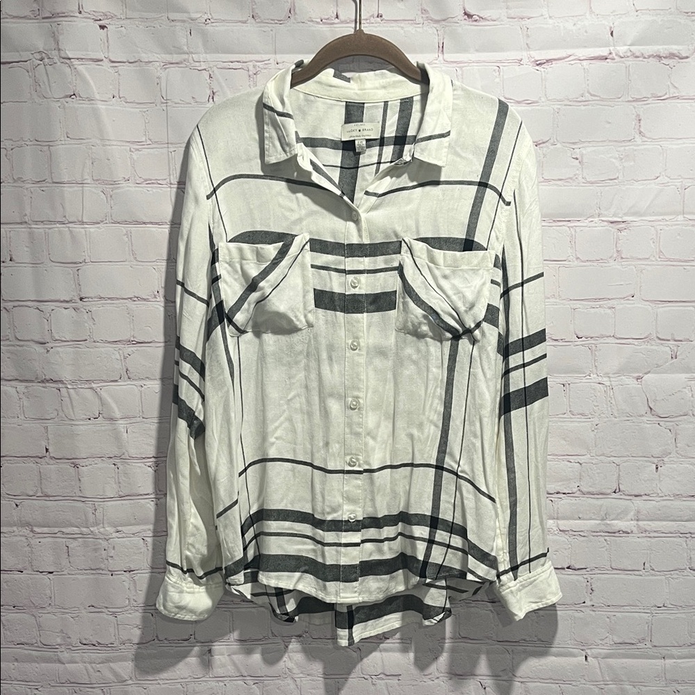 Lucky Brand White and‎ Black Plaid Button Up Top Woman’s Size Large